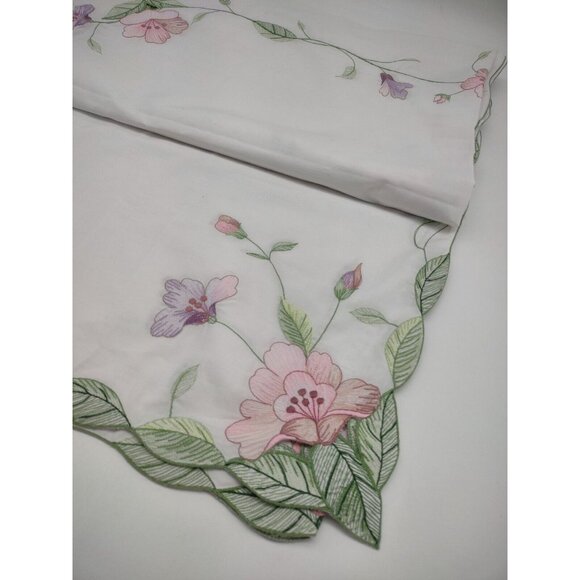 Floral Embroidered Cutout Colorful Tablecloth 66” X 80” Pastel Spring Easter SEE - Picture 3 of 10